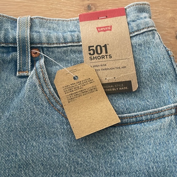 Levi's high rise shirts - Picture 4 of 8